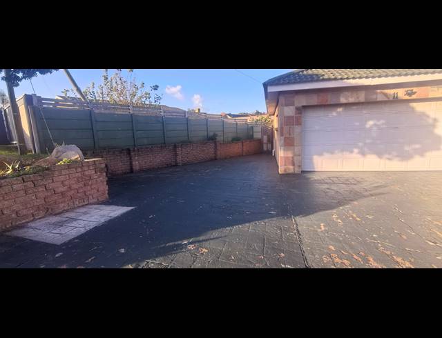 3 BEDROOM HOUSE FOR SALE IN DANA BAY